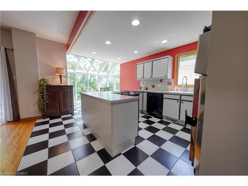 25 Livingston Avenue, Kingston, ON - Indoor Photo Showing Kitchen