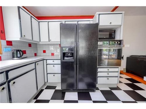 25 Livingston Avenue, Kingston, ON - Indoor Photo Showing Kitchen