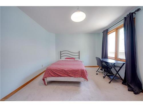 25 Livingston Avenue, Kingston, ON - Indoor Photo Showing Bedroom