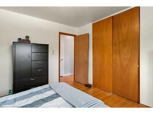262 Barrett Boulevard, Greater Napanee, ON - Indoor Photo Showing Bedroom