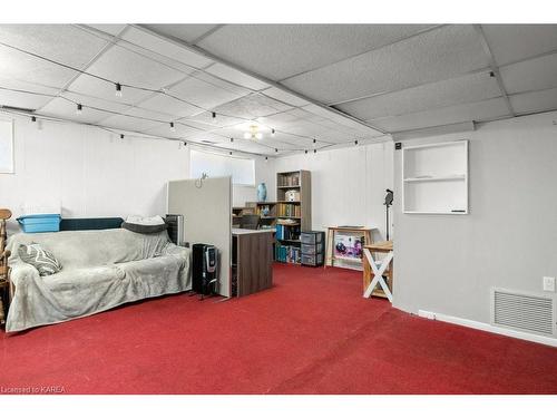 262 Barrett Boulevard, Greater Napanee, ON - Indoor Photo Showing Other Room