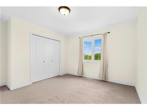 5008 Fox Run Place, Kingston, ON - Indoor Photo Showing Other Room