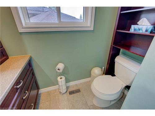 832 Purcell Crescent, Kingston, ON - Indoor Photo Showing Bathroom