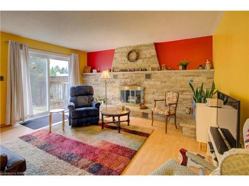 832 Purcell Crescent, Kingston, ON - Indoor Photo Showing Living Room With Fireplace