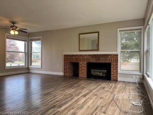 9 Elizabeth Street, Kingston, ON - Indoor Photo Showing Living Room With Fireplace