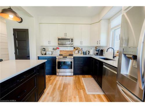 1364 Ottawa Street, Kingston, ON - Indoor Photo Showing Kitchen