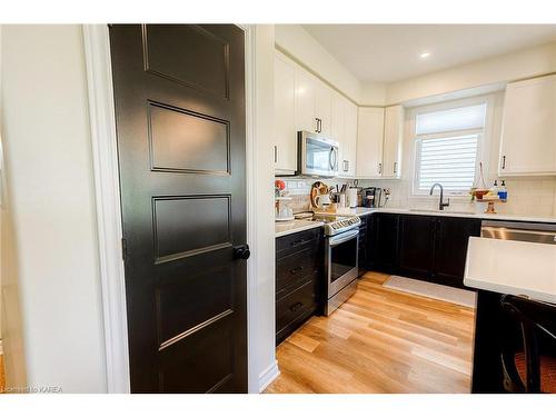 1364 Ottawa Street, Kingston, ON - Indoor Photo Showing Kitchen