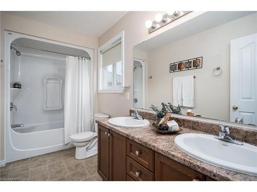 1416 Crossfield Avenue, Kingston, ON - Indoor Photo Showing Bathroom