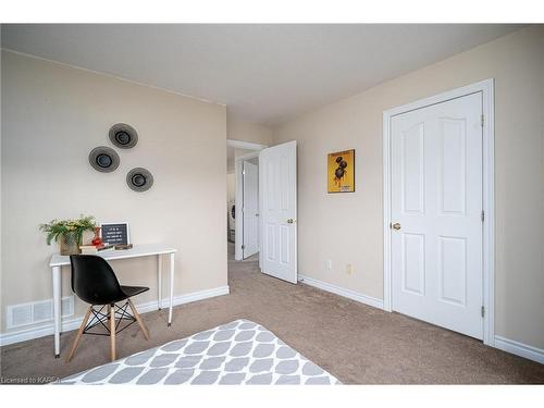 1416 Crossfield Avenue, Kingston, ON - Indoor Photo Showing Bedroom