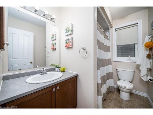 1416 Crossfield Avenue, Kingston, ON - Indoor Photo Showing Bathroom