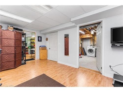 969 Lynwood Drive, Kingston, ON - Indoor Photo Showing Laundry Room