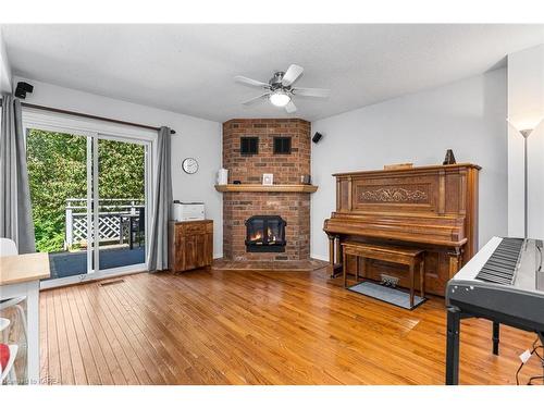 969 Lynwood Drive, Kingston, ON - Indoor Photo Showing Living Room With Fireplace