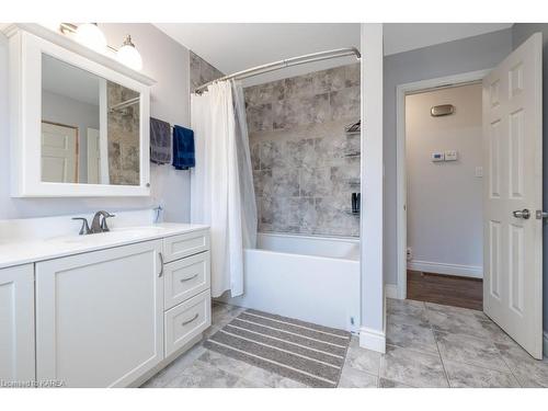 1660 Burbrook Road, Kingston, ON - Indoor Photo Showing Bathroom