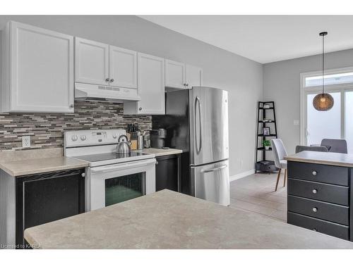 995 Swanfield Street, Kingston, ON - Indoor Photo Showing Bathroom