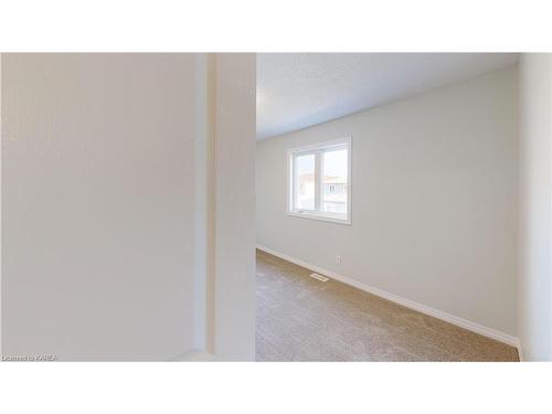 1134 Horizon Drive, Kingston, ON - Indoor Photo Showing Other Room
