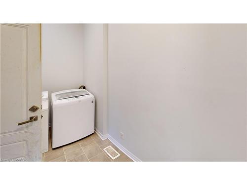 1134 Horizon Drive, Kingston, ON - Indoor Photo Showing Laundry Room