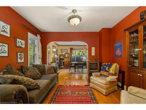 236 Park Street, Kingston, ON - Indoor Photo Showing Living Room