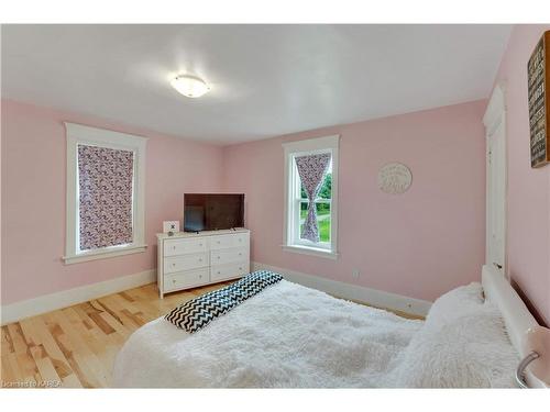 5713 Wilmer Road, Kingston, ON - Indoor Photo Showing Bedroom