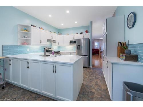 296 Grandtrunk Avenue, Kingston, ON - Indoor Photo Showing Kitchen