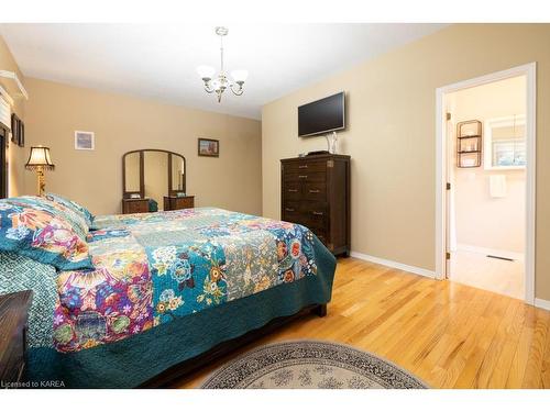 296 Grandtrunk Avenue, Kingston, ON - Indoor Photo Showing Bedroom
