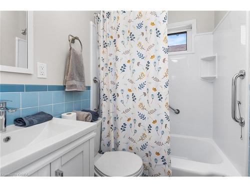 47 Mackenzie Crescent, Kingston, ON - Indoor Photo Showing Bathroom