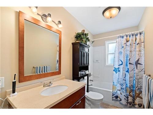 796 Montreal Street, Kingston, ON - Indoor Photo Showing Bathroom