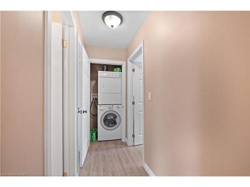 796 Montreal Street, Kingston, ON - Indoor Photo Showing Laundry Room