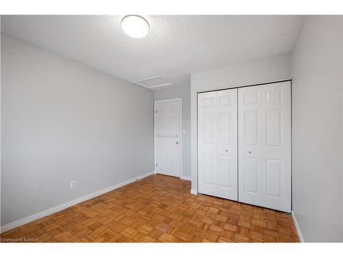 33 Balmoral Court, Kingston, ON - Indoor Photo Showing Other Room