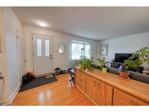 311 Portsmouth Avenue, Kingston, ON - Indoor