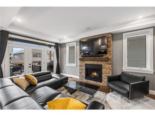 1511 Clover Street, Kingston, ON - Indoor Photo Showing Living Room With Fireplace