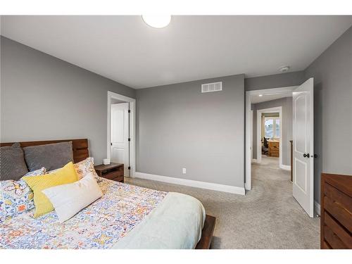 1511 Clover Street, Kingston, ON - Indoor Photo Showing Bedroom