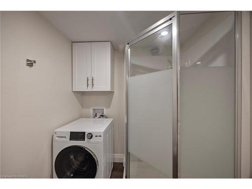 1511 Clover Street, Kingston, ON - Indoor Photo Showing Laundry Room