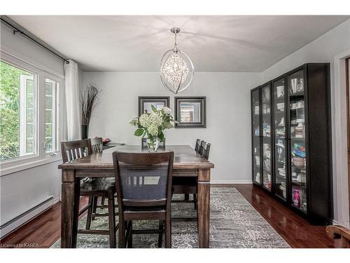 548 Lorna Lane, Selby, ON - Indoor Photo Showing Dining Room