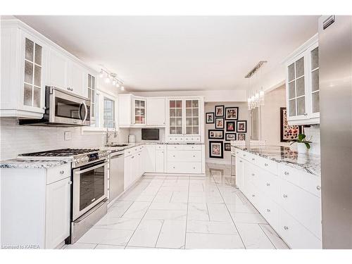 548 Lorna Lane, Selby, ON - Indoor Photo Showing Kitchen