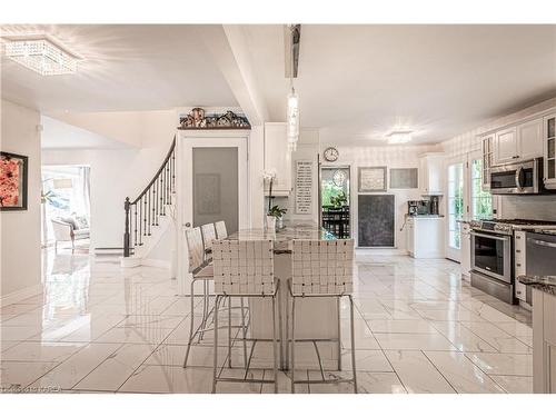 548 Lorna Lane, Selby, ON - Indoor Photo Showing Kitchen