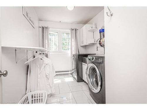 548 Lorna Lane, Selby, ON - Indoor Photo Showing Laundry Room