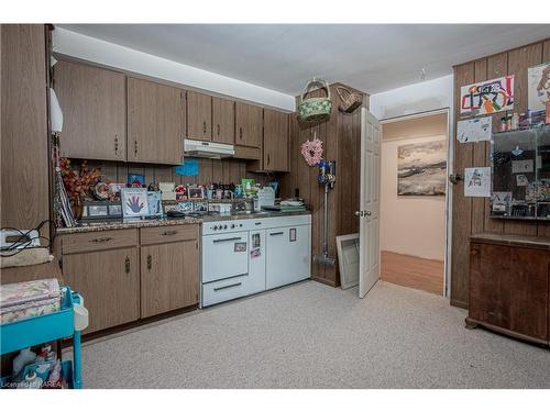 548 Lorna Lane, Selby, ON - Indoor Photo Showing Kitchen