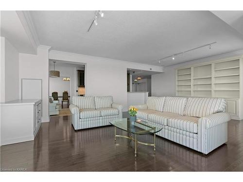 1303-5 Gore Street, Kingston, ON - Indoor Photo Showing Living Room