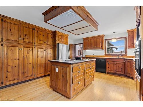 1683 Jackson Boulevard, Kingston, ON - Indoor Photo Showing Kitchen