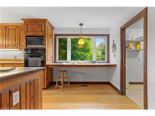 1683 Jackson Boulevard, Kingston, ON - Indoor Photo Showing Kitchen