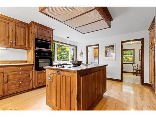 1683 Jackson Boulevard, Kingston, ON - Indoor Photo Showing Kitchen