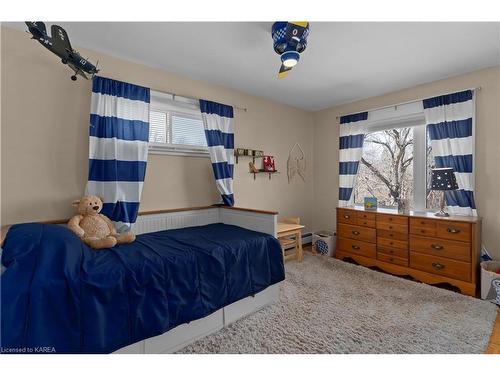 3952 Highway 15, Kingston, ON - Indoor Photo Showing Bedroom
