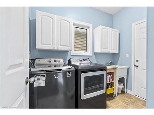 397 Cavendish Crescent, Kingston, ON - Indoor Photo Showing Laundry Room