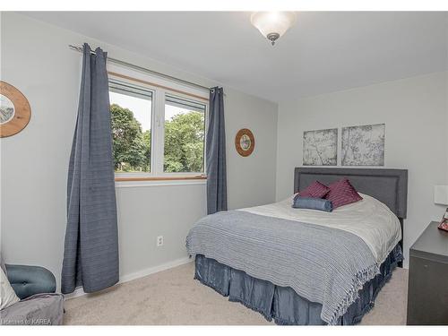 115 Fairway Hill Crescent, Kingston, ON - Indoor Photo Showing Bedroom