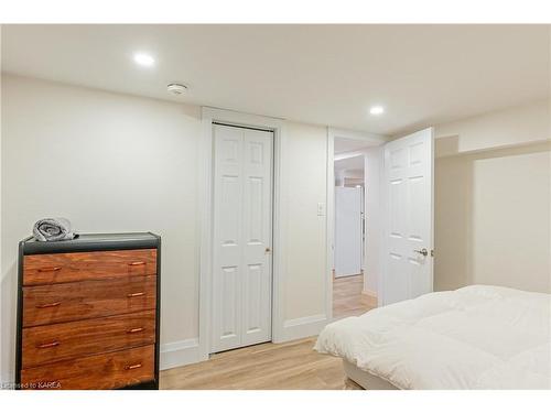 115 Fairway Hill Crescent, Kingston, ON - Indoor Photo Showing Bedroom