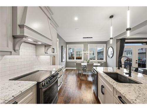 1511 Clover Street, Kingston, ON - Indoor Photo Showing Kitchen With Upgraded Kitchen