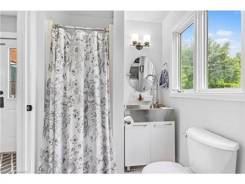 11641 Road 38, Tichborne, ON - Indoor Photo Showing Bathroom