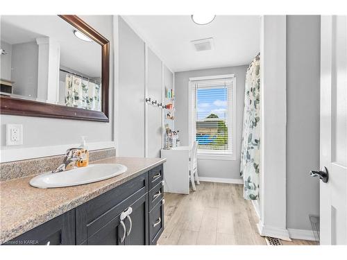 11641 Road 38, Tichborne, ON - Indoor Photo Showing Bathroom