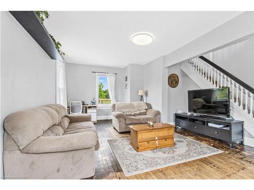 11641 Road 38, Tichborne, ON - Indoor Photo Showing Living Room