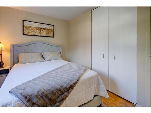 862 Kilburn Street, Kingston, ON - Indoor Photo Showing Bedroom